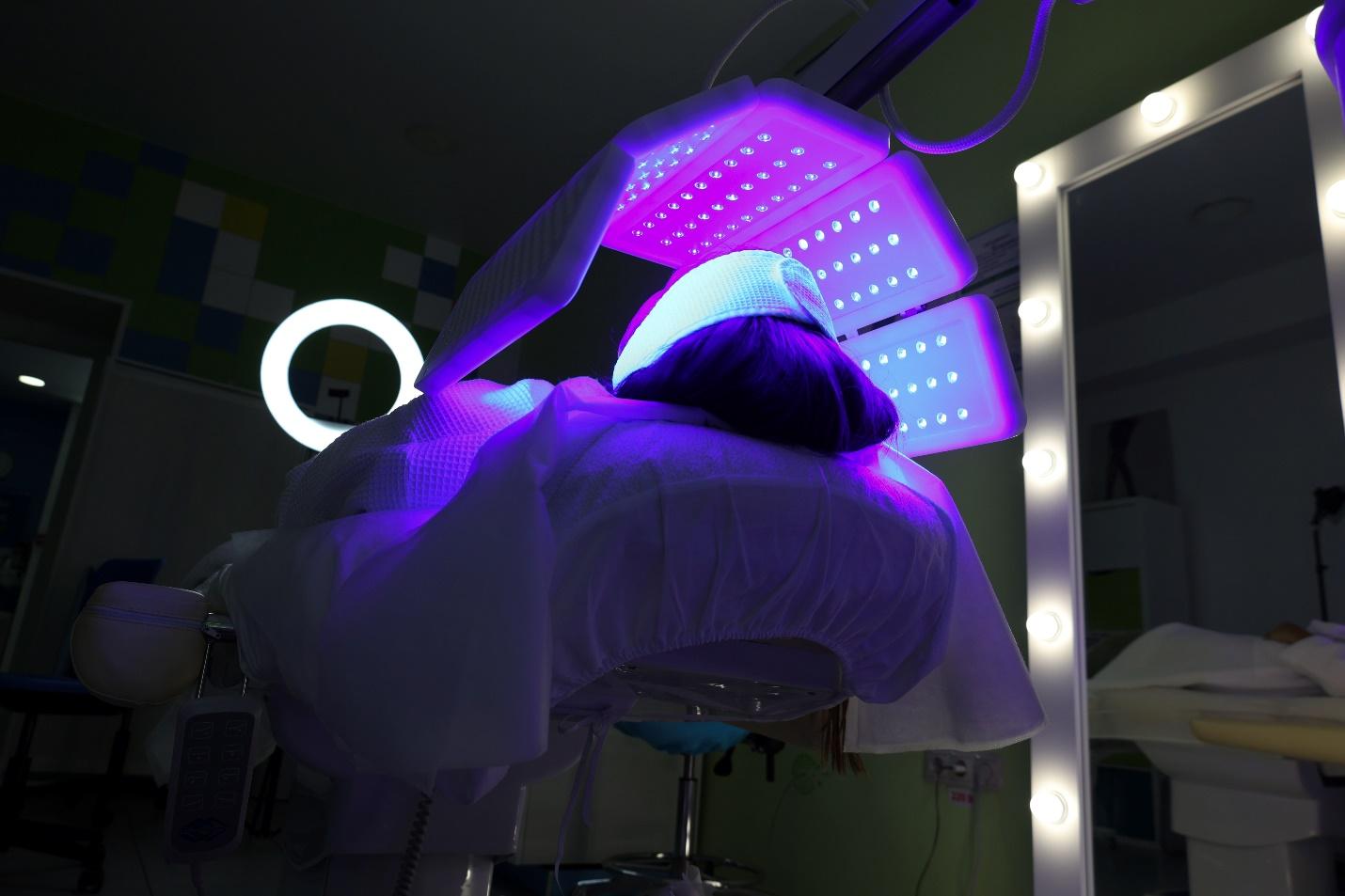 LED light therapy treatment process Singapore.